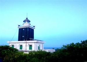 Ngọn Hải đăng trên đảo Phú Quý